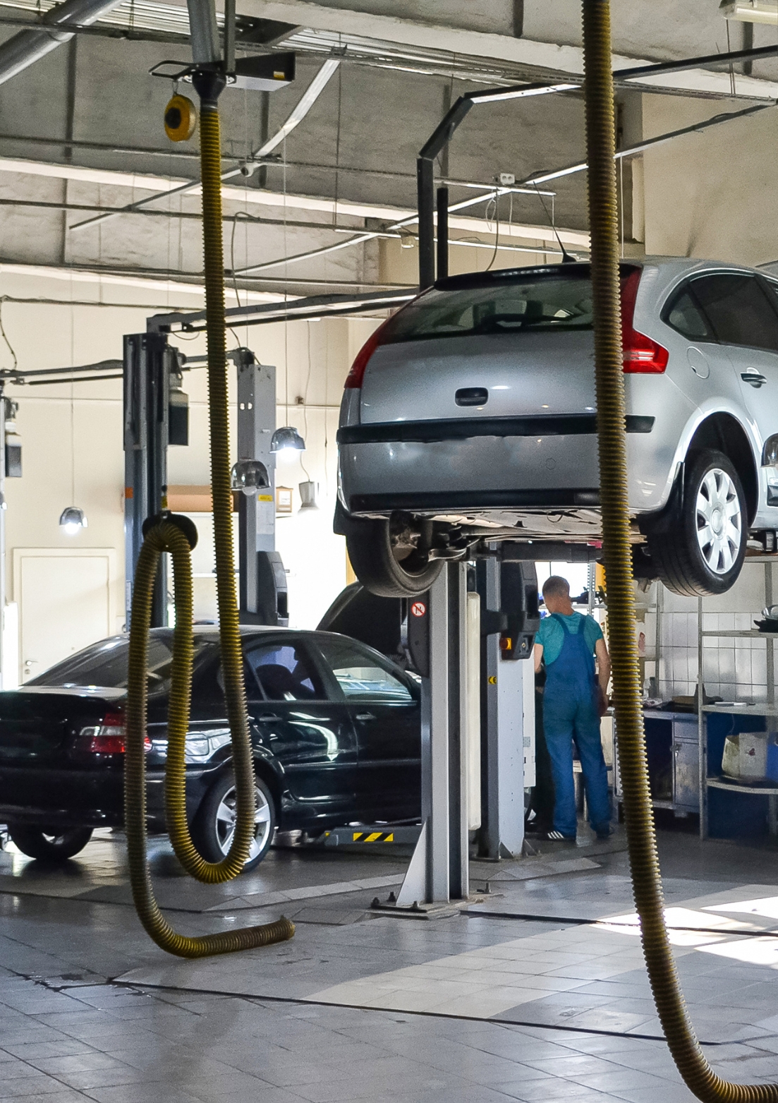 second hand car dealers in delhi